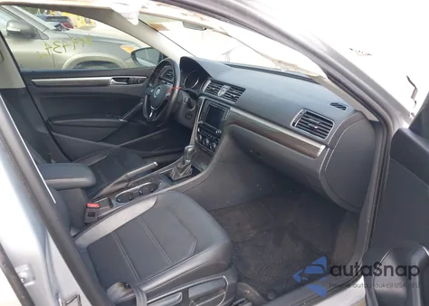 2017 Volkswagen Passat Se из США, поврежденный, VIN 1VWBT7A30HC075032